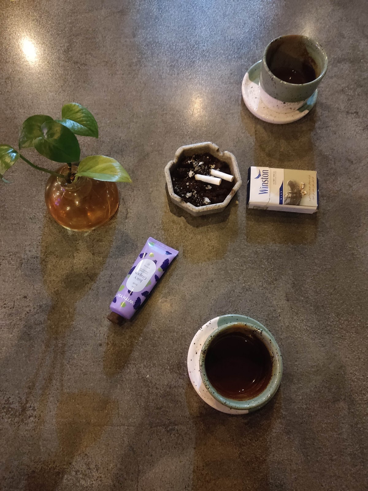 کافه تُ، تصویر ۸