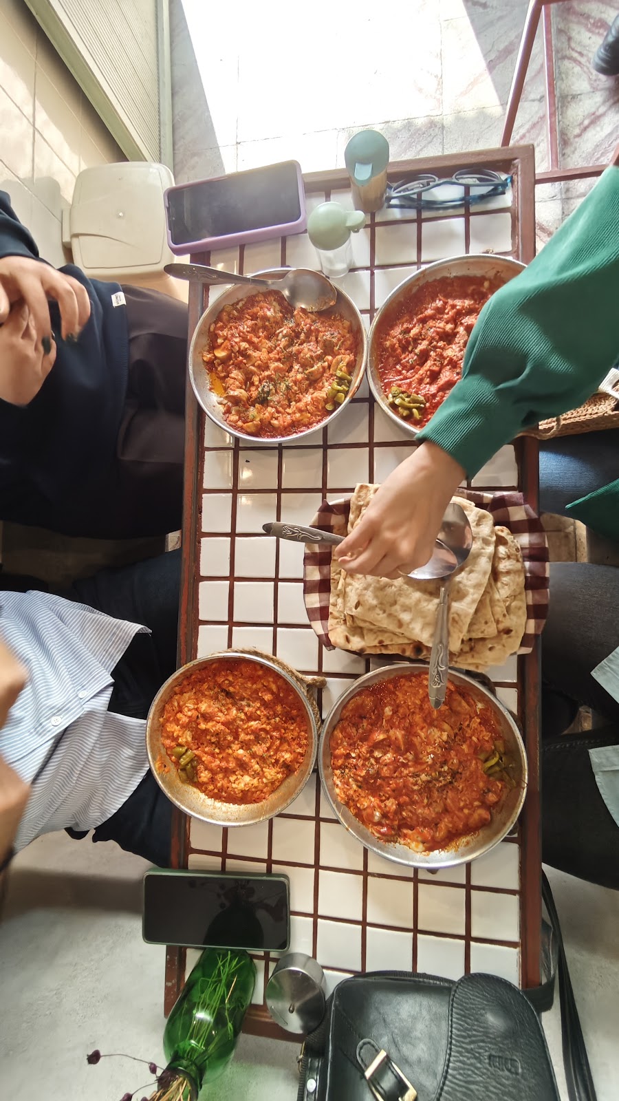 کافه دوبر، تصویر ۶
