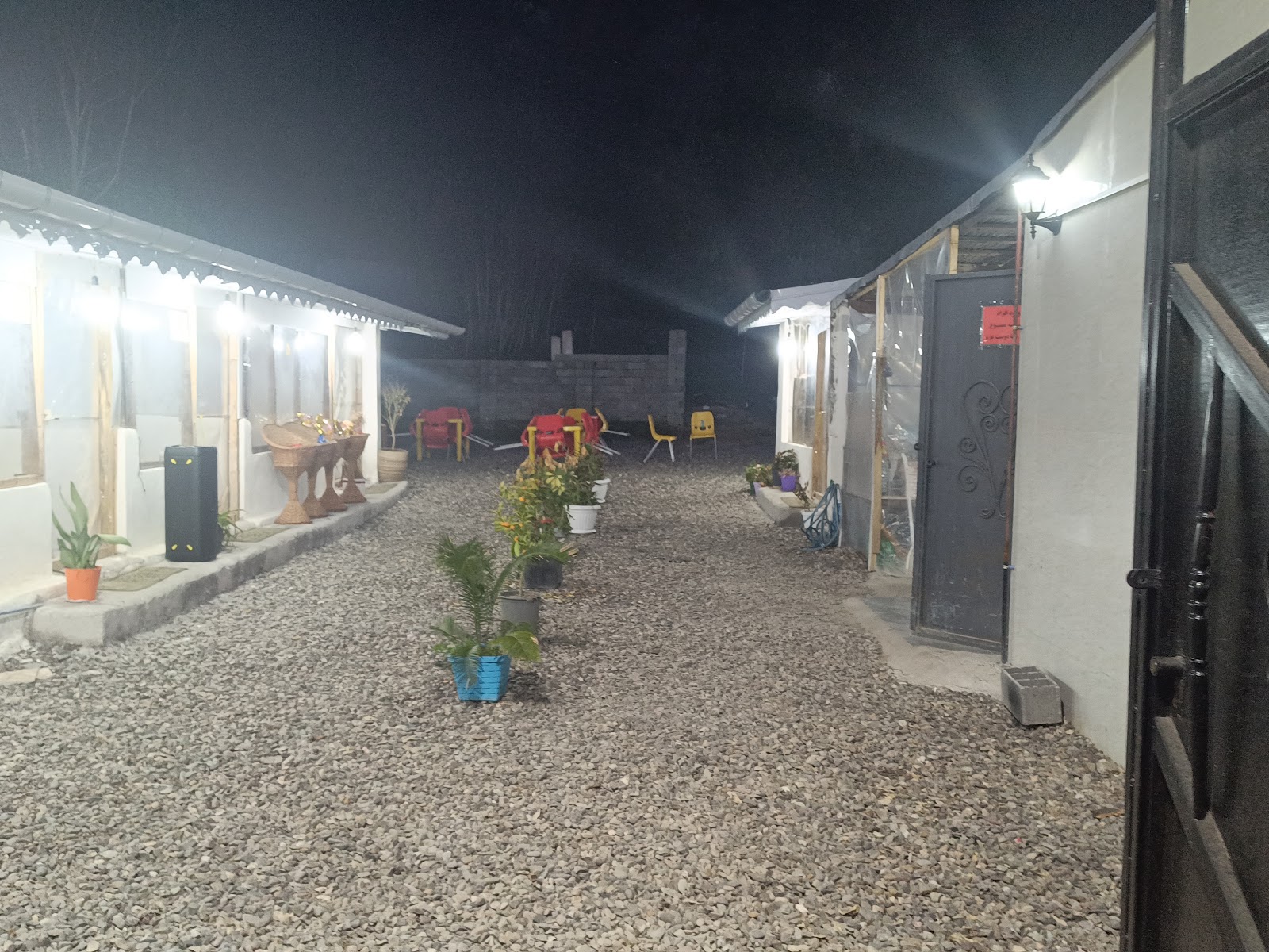 کافه کباب مانی، تصویر ۳