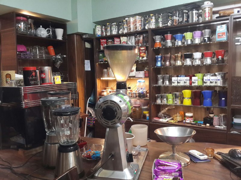 کافه میلان، تصویر ۶