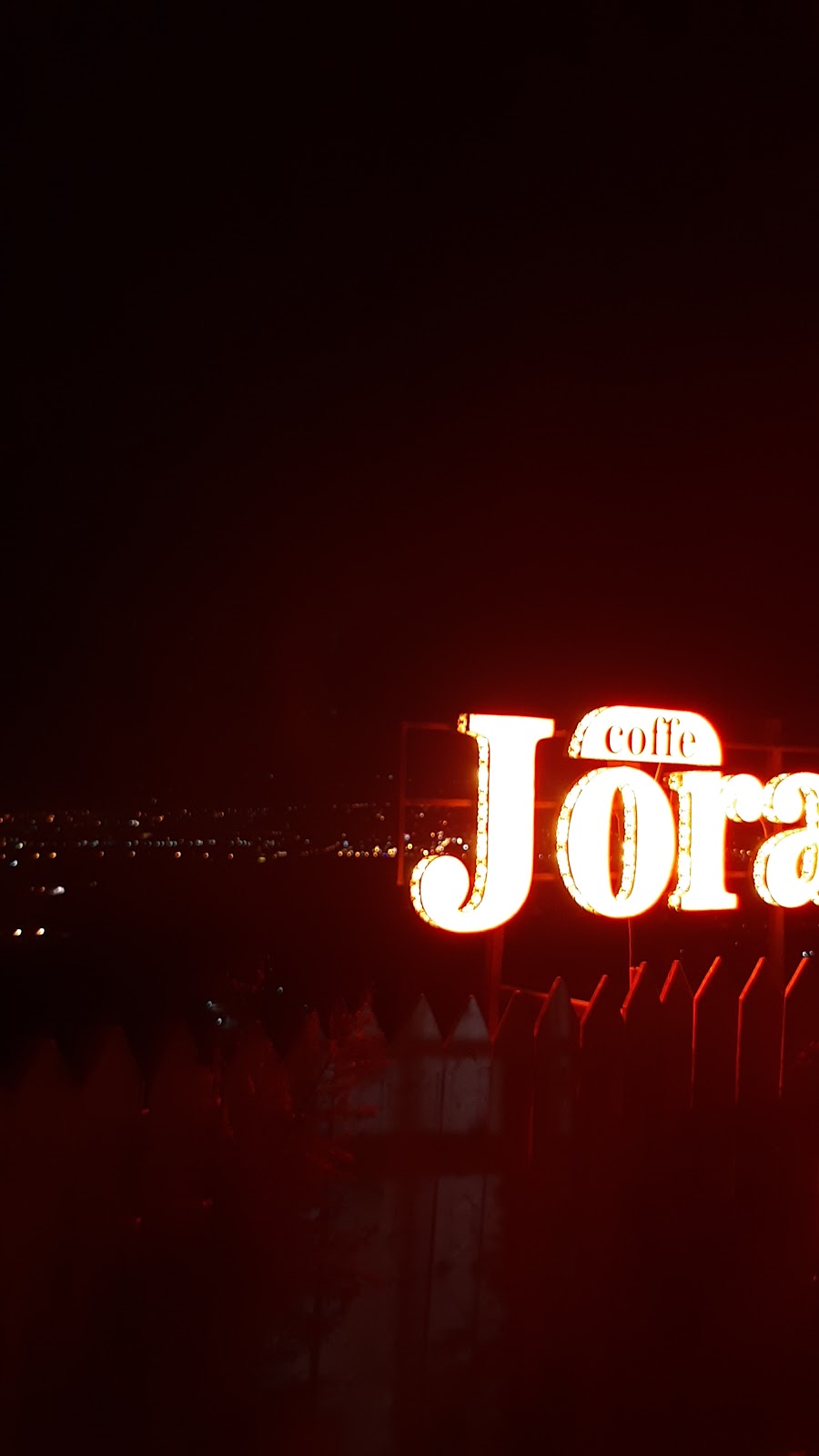 کافه جورا، تصویر ۵