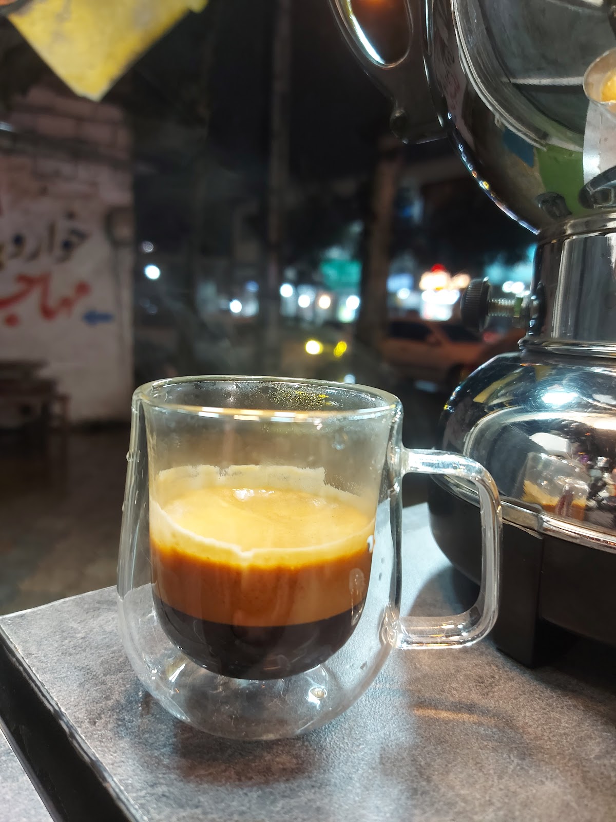 کافه ایرونی، تصویر ۴