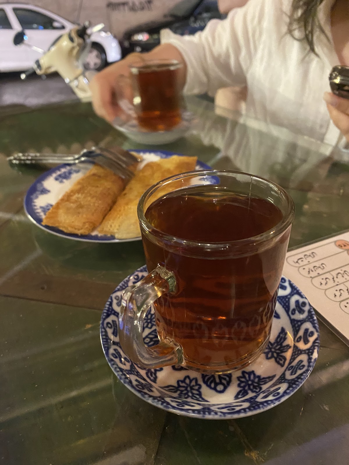 چایخانه آسوم، تصویر ۲
