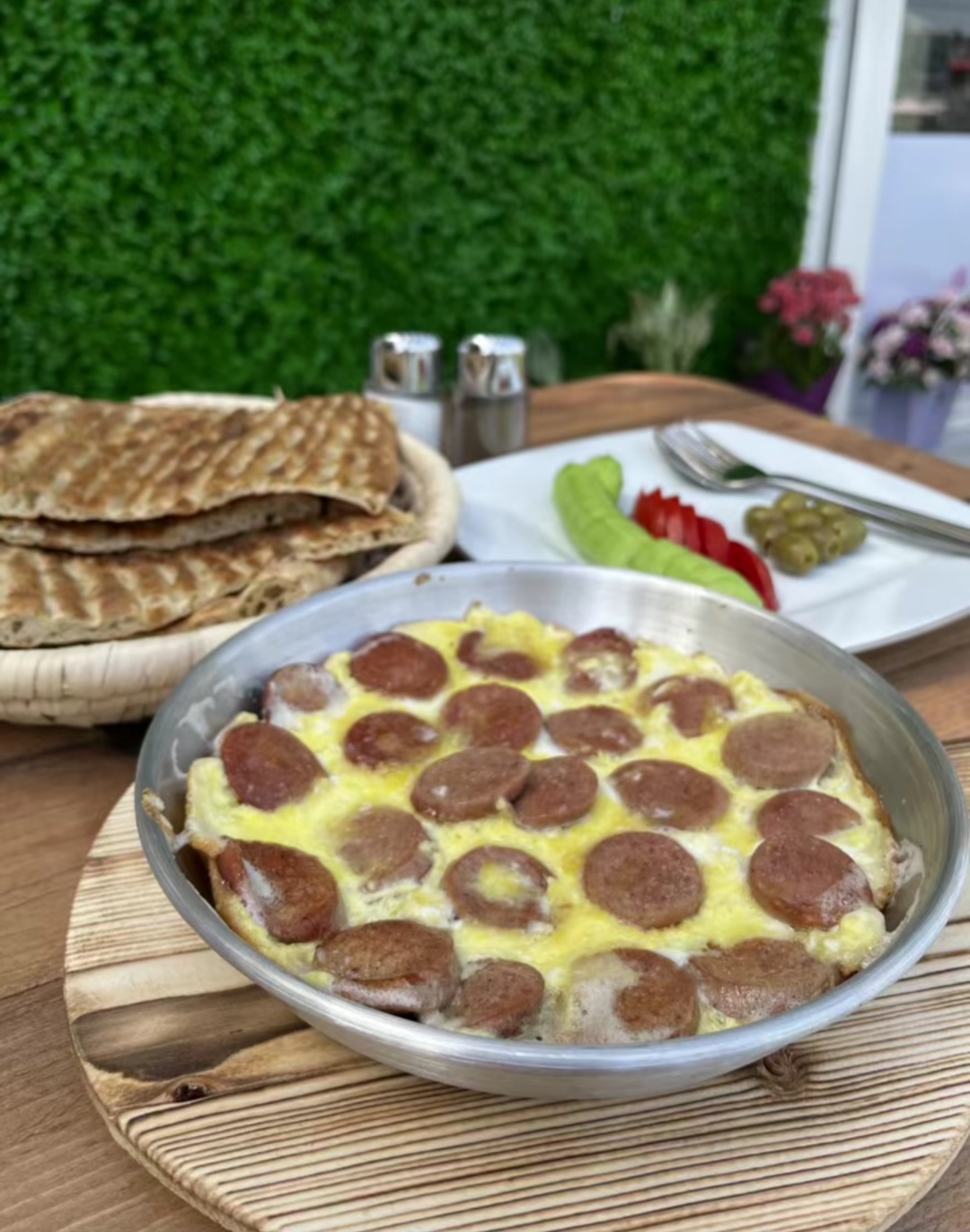 کافه کاکاتی، تصویر ۷