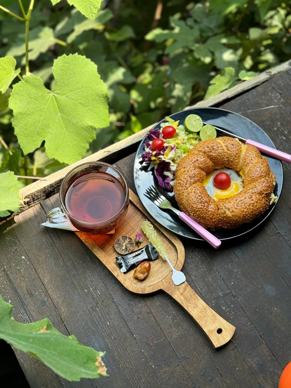 کافه آوای رود، تصویر ۳