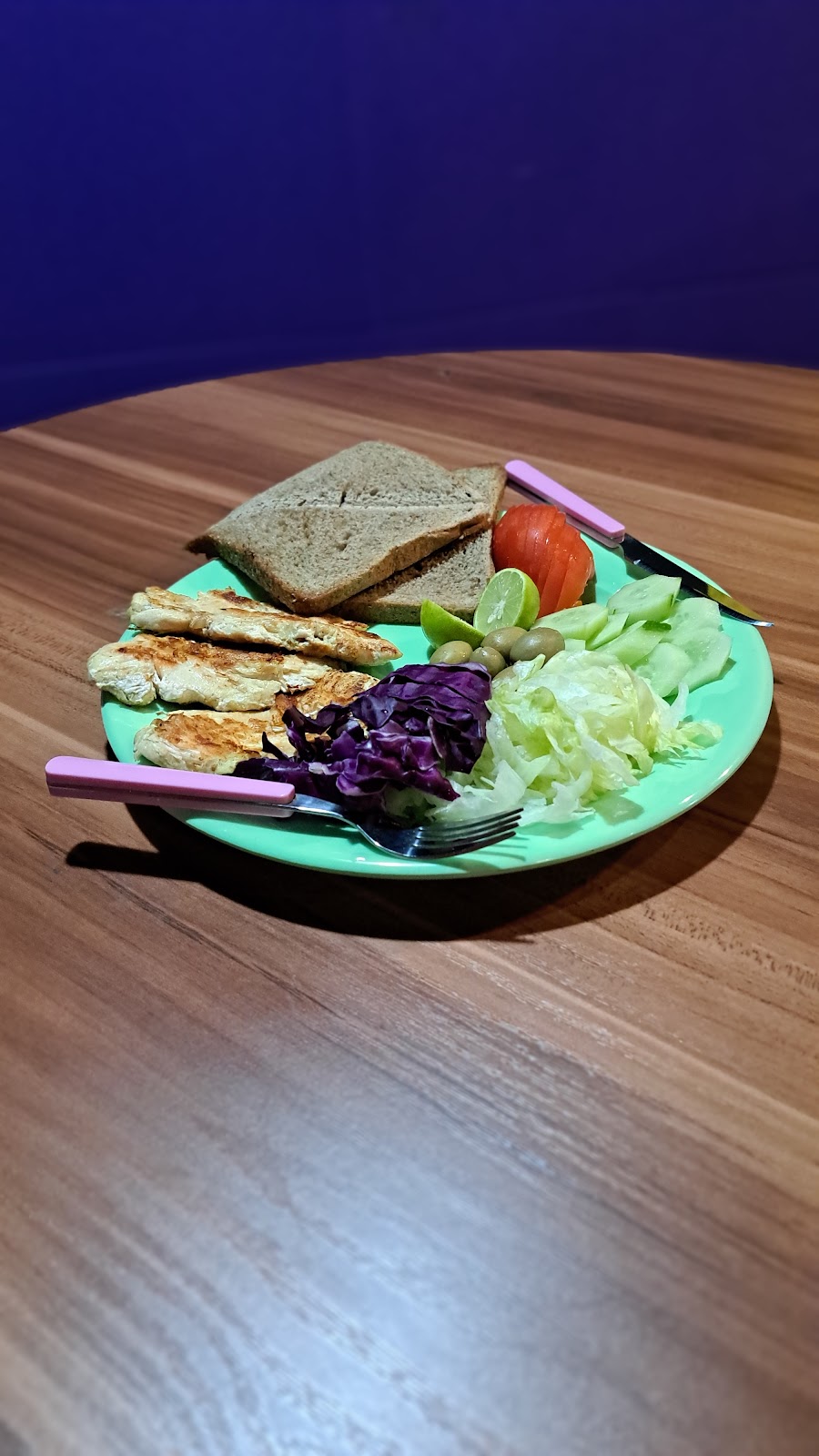 کافه آوای رود، تصویر ۴