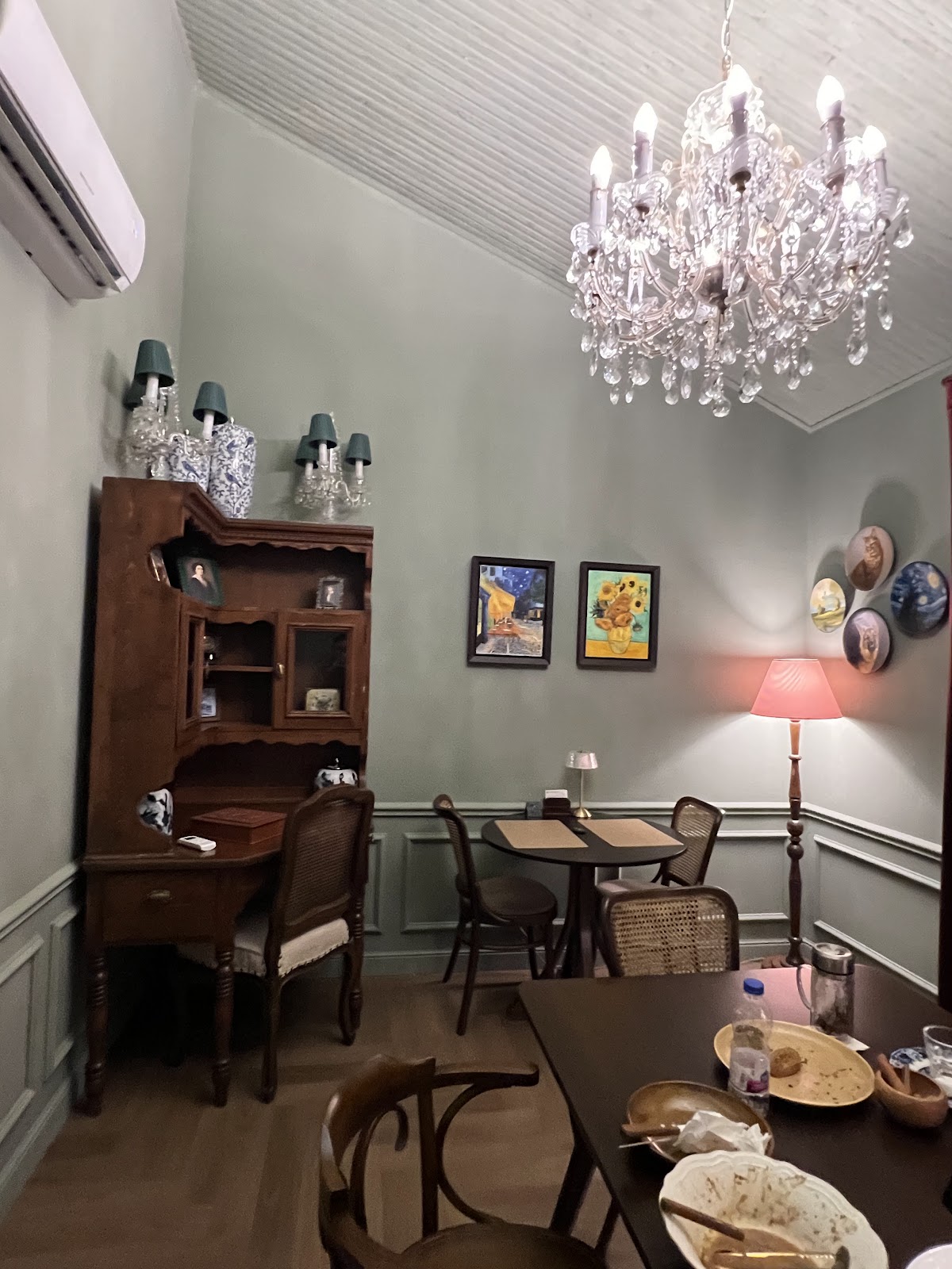 کافه دیزایر، تصویر ۶