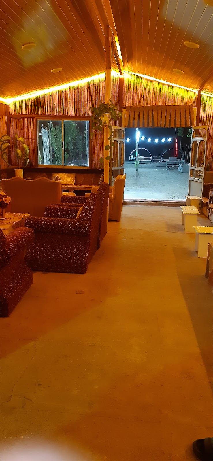 کافه ساحلی سامیار، تصویر ۳