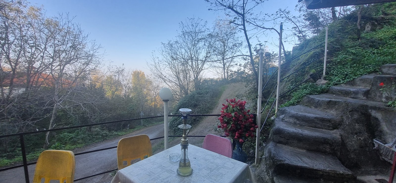 کافه خوشاب عمو حسن، تصویر ۲