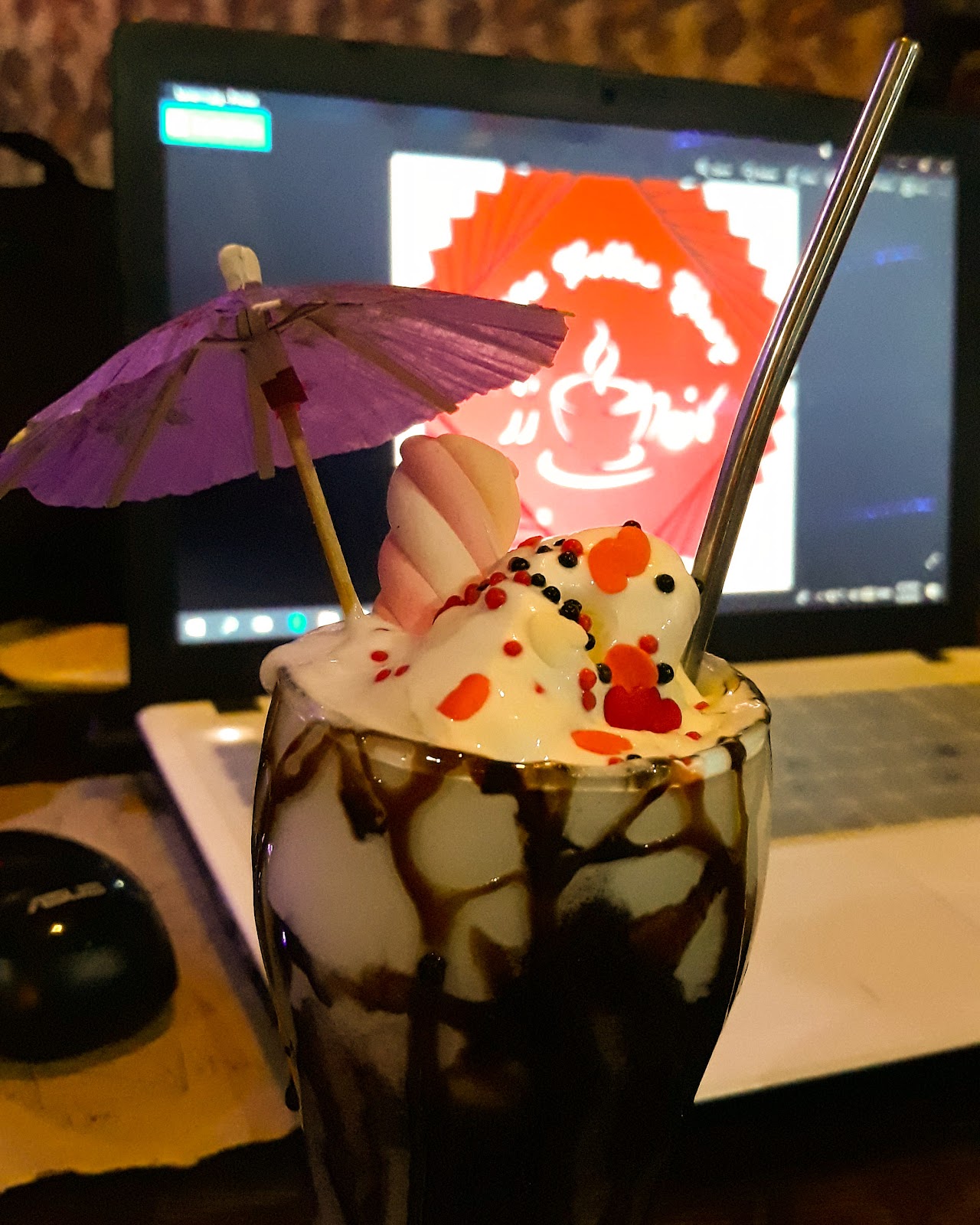 کافه رز، تصویر ۳
