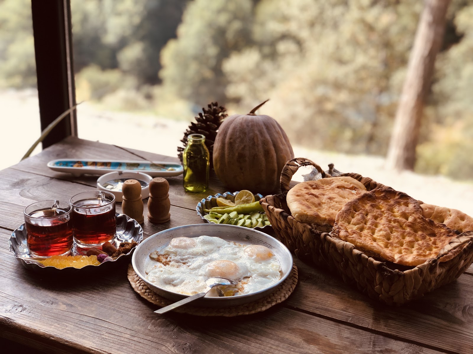 کافه قنادی کوهستان، تصویر ۲