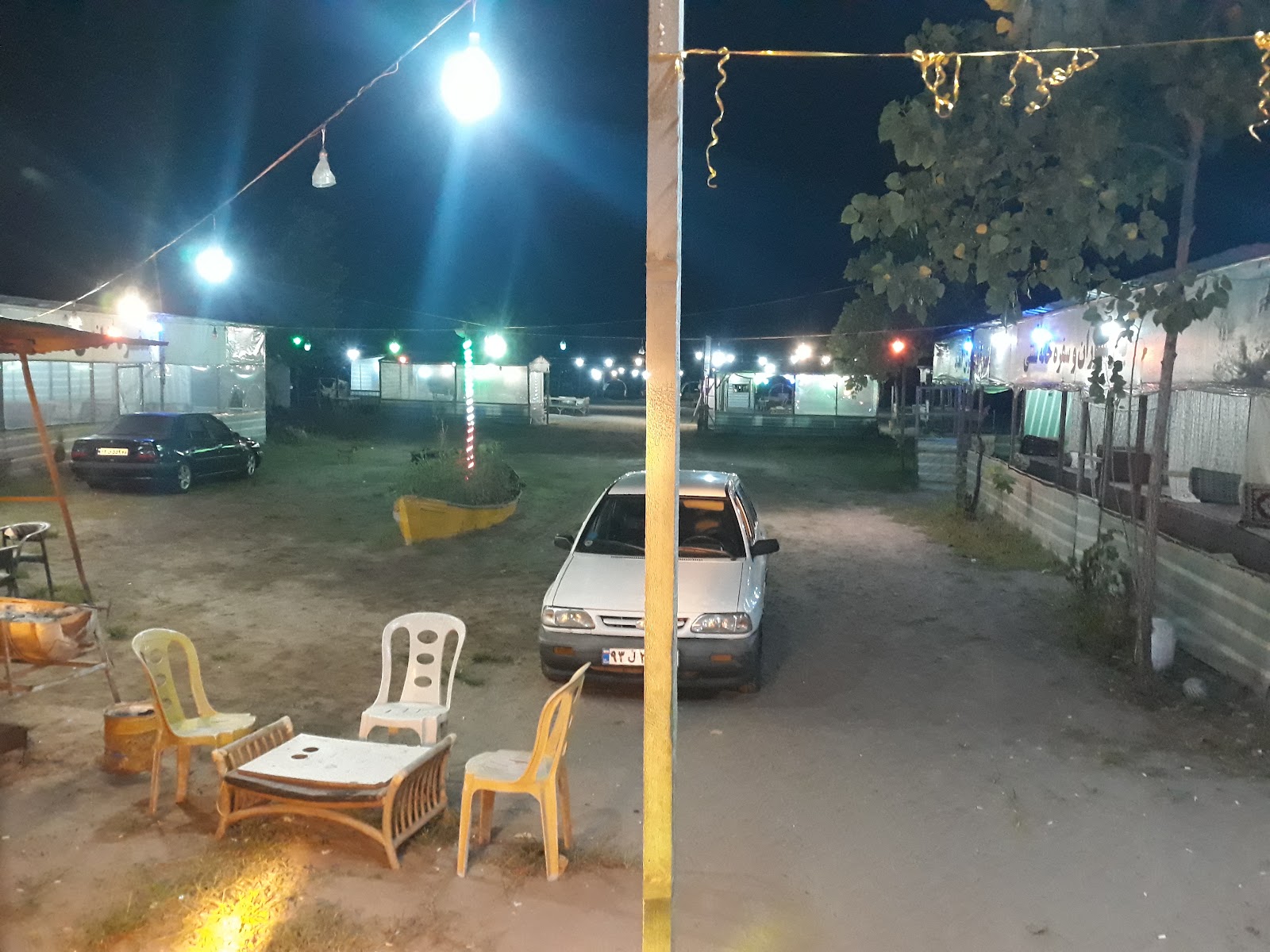 کافه رستوران مرغ مینا، تصویر ۳