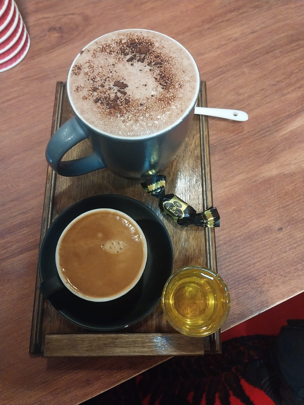 کافی تیشین، تصویر ۲