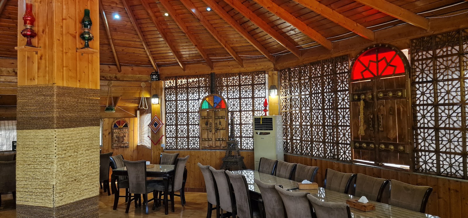 کافه چشمک، تصویر ۳