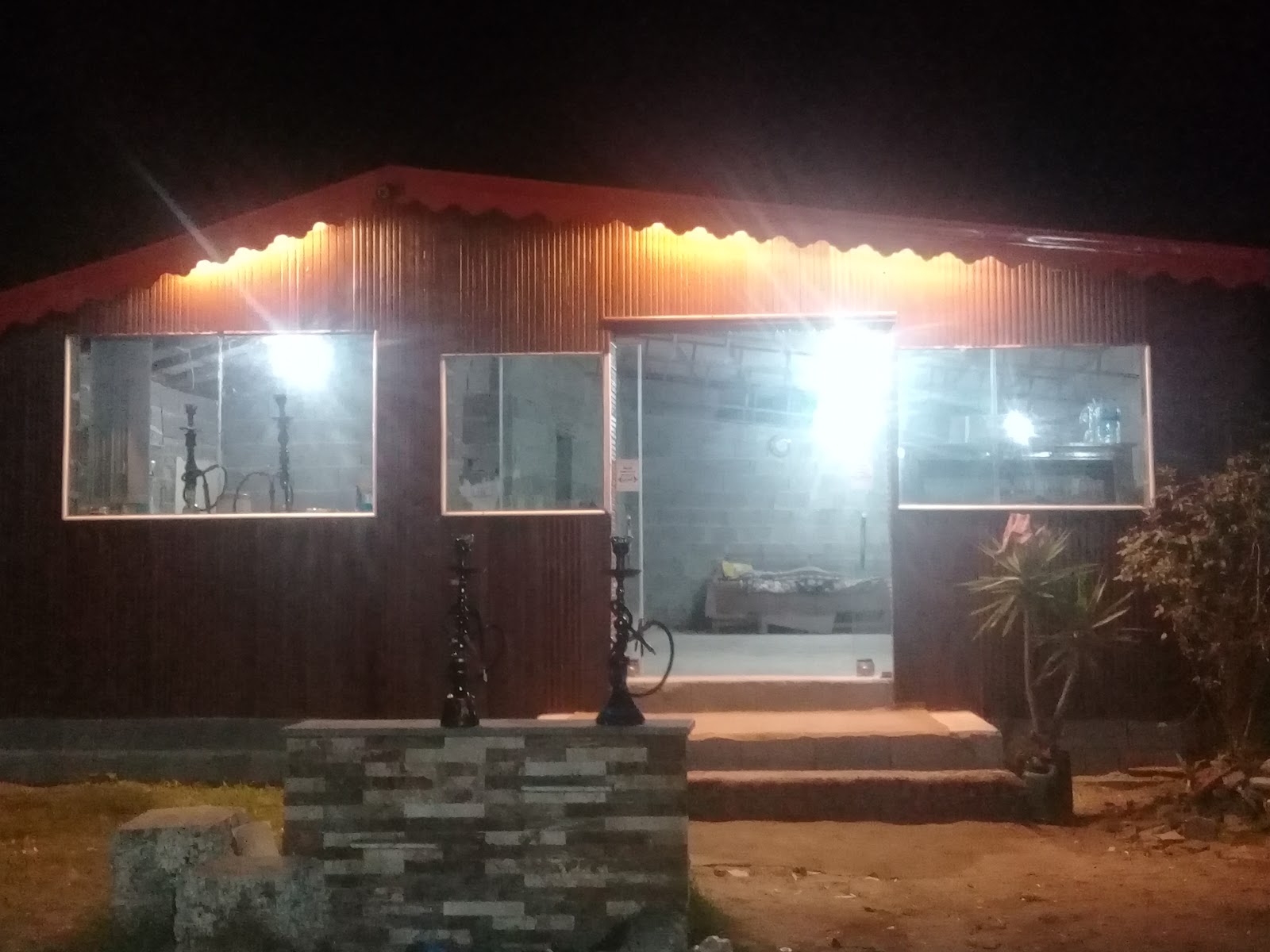 کافه شب نشین، تصویر ۲