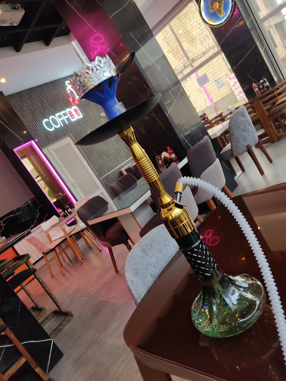 کافه مادر، تصویر ۲