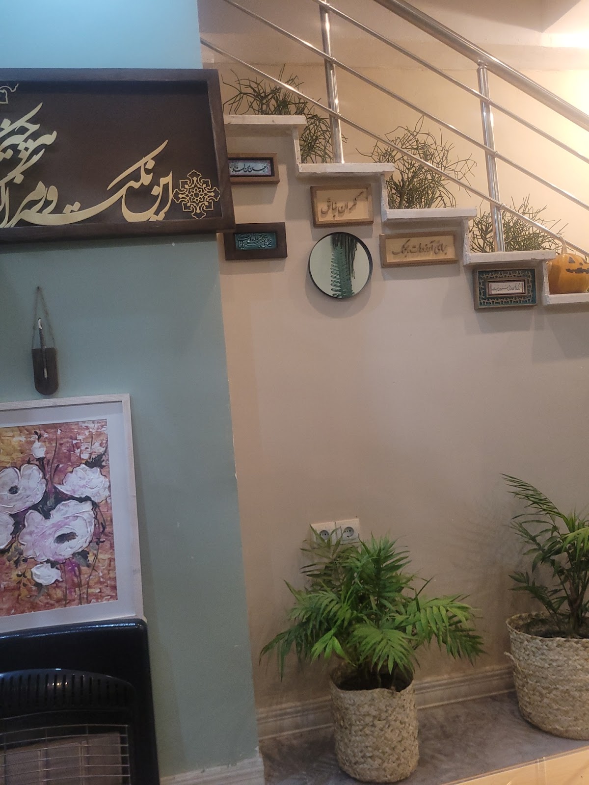 کافه زَپّه، تصویر ۴