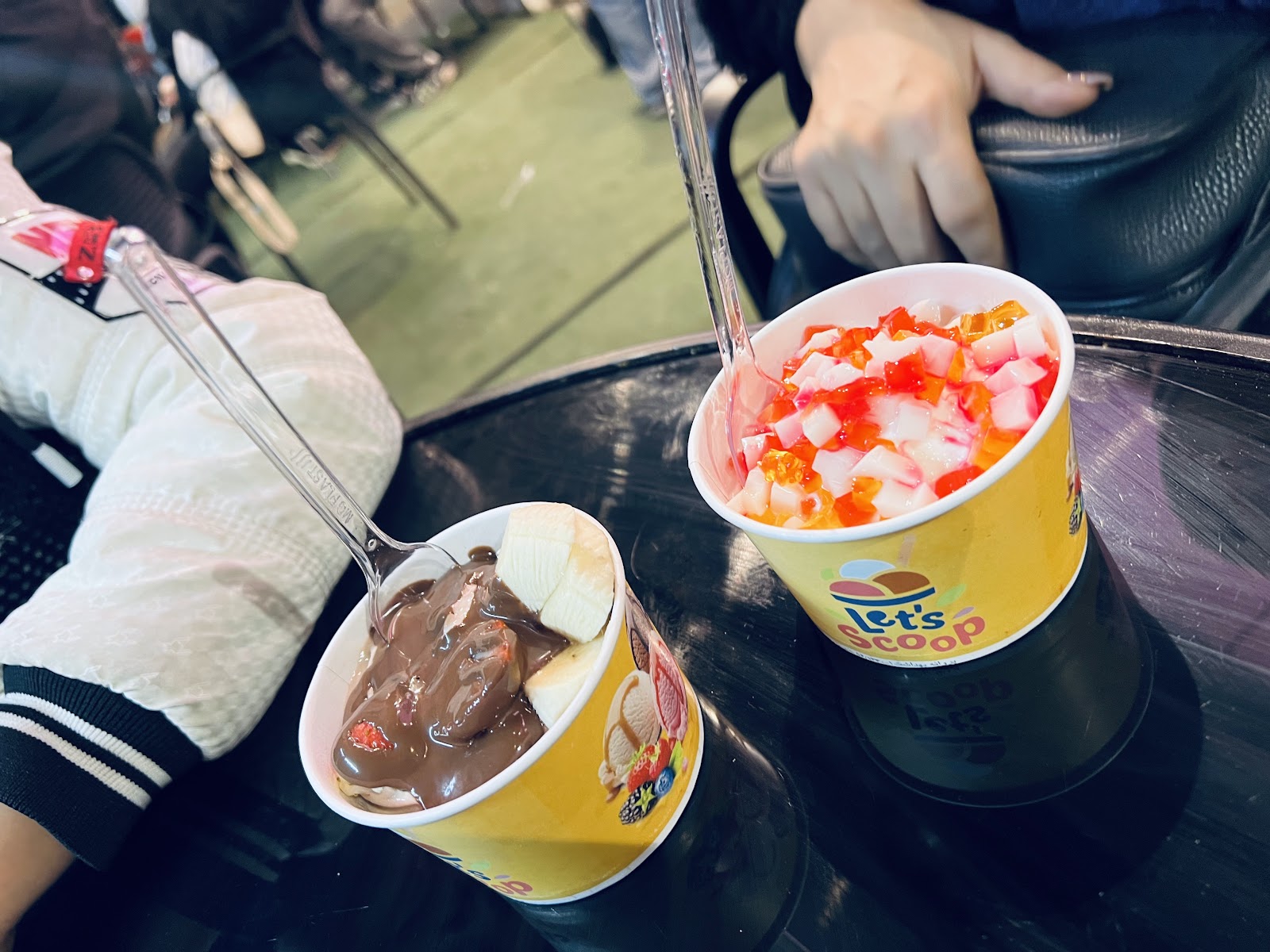 کافه شکلات، تصویر ۲