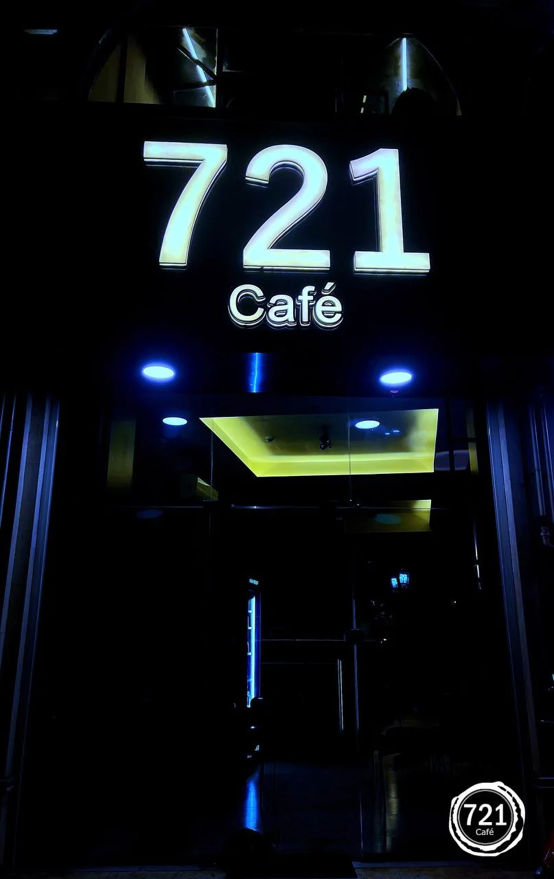 کافه 721، تصویر ۳