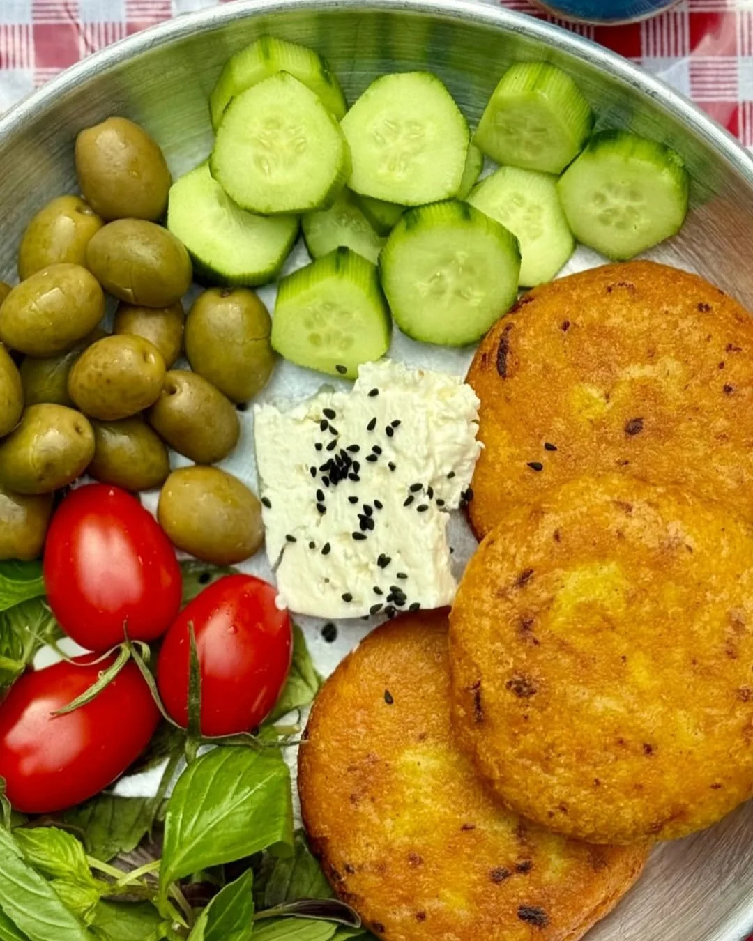 املت خانوم=۳خواهر، تصویر ۵