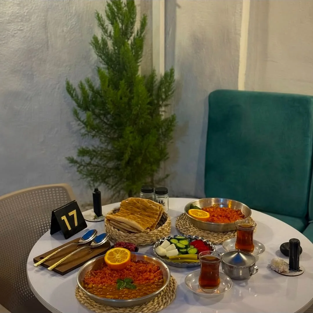 کافه نگین، تصویر ۳
