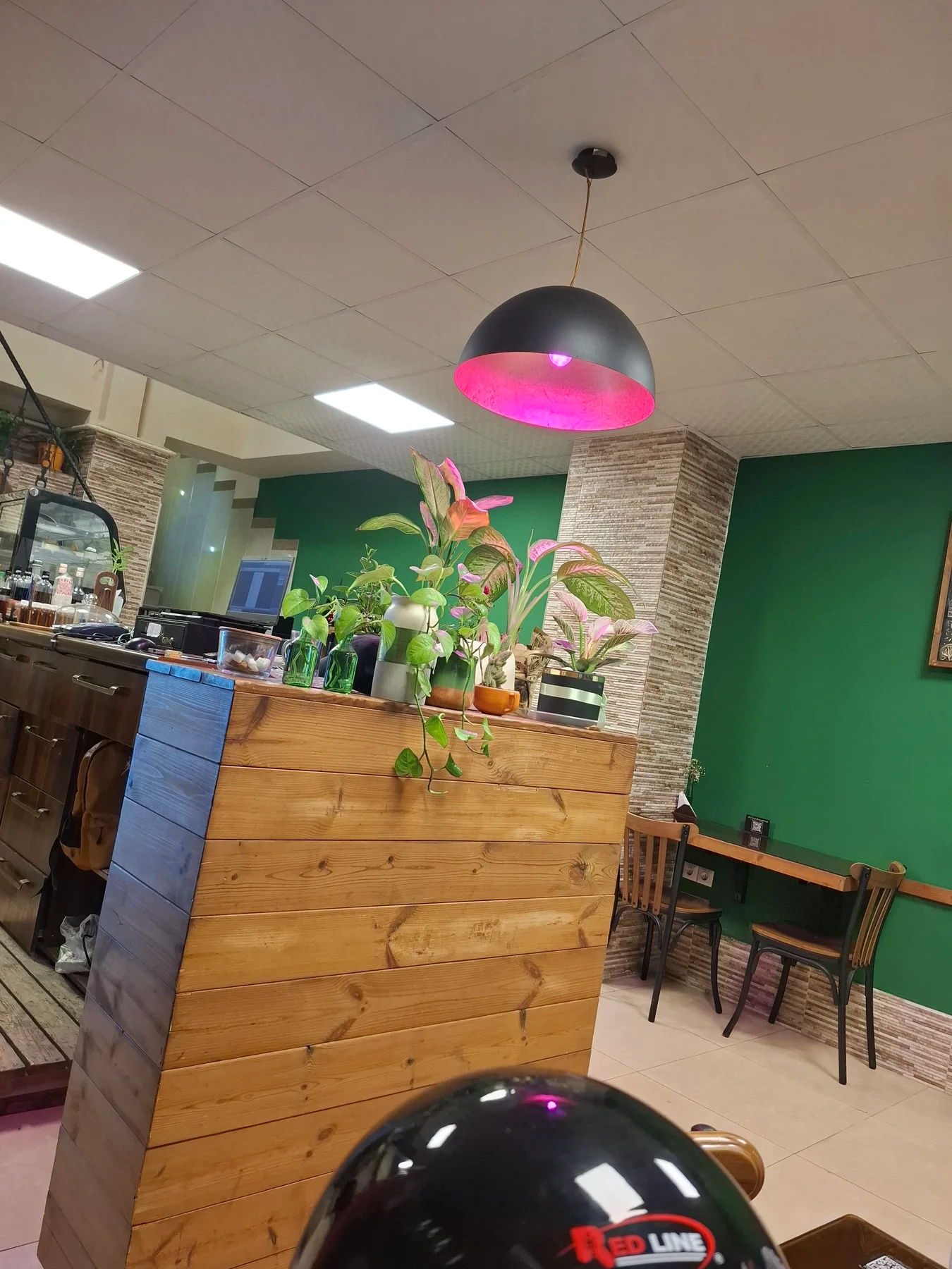 کافه رورانس رشت، تصویر ۶
