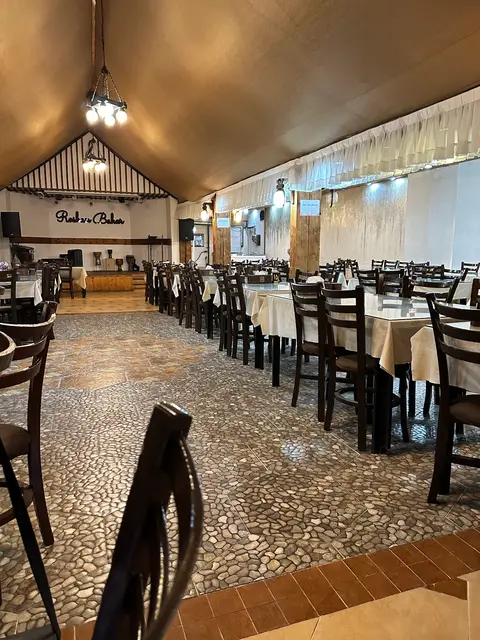 کافه رستوران روشن بهار